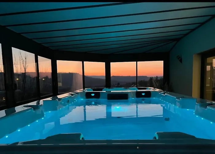 Spa De Nage Et Jacuzzi A Severac D\'Aveyron